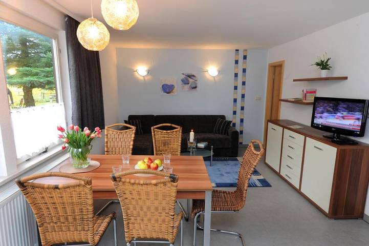 Ferienwohnung für 5 Personen, mit Terrasse und Garten in Großwoltersdorf