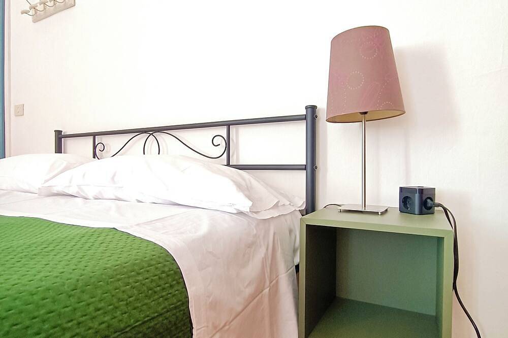 Entire apartment, B&B St. Euphemia House in Modena, Modena Province