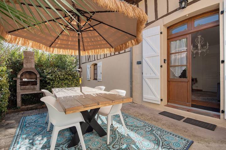 Holiday Home “Domaine Logis Gascogne, Gîte 2”: Garden View, Pool, Wi-Fi in Saint-Justin (Gers), Gers