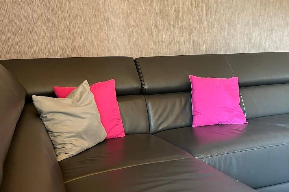 Ganze Wohnung, Gemütliche Ferienwohnung im Grünen mit Balkon zur Südseite in Bad Rodach, Oberes Maintal - Coburger Land