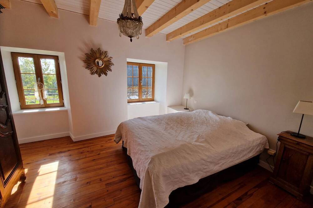 Gîte 'Chez Marie-Louise' avec terrasse privée et jardin commun in Valuéjols, Parc naturel régional des Volcans d'Auvergne