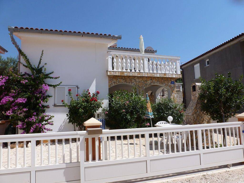 Appartement de vacances entier, Apartment Casa Helena with roof top terrace in Vir