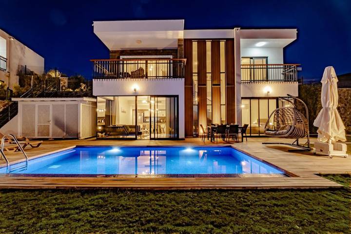 Villa pour 10 personnes, avec jardin ainsi que vue et piscine à Bodrum