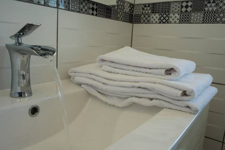 Location de vacances pour 4 personnes, avec vue et terrasse dans Souleuvre-en-Bocage - 3