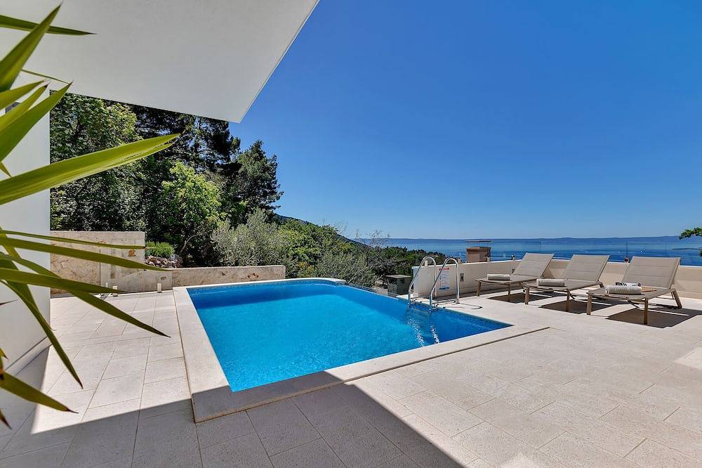 Villa Prestige in Bast in Baska Voda, Makarska Riviera