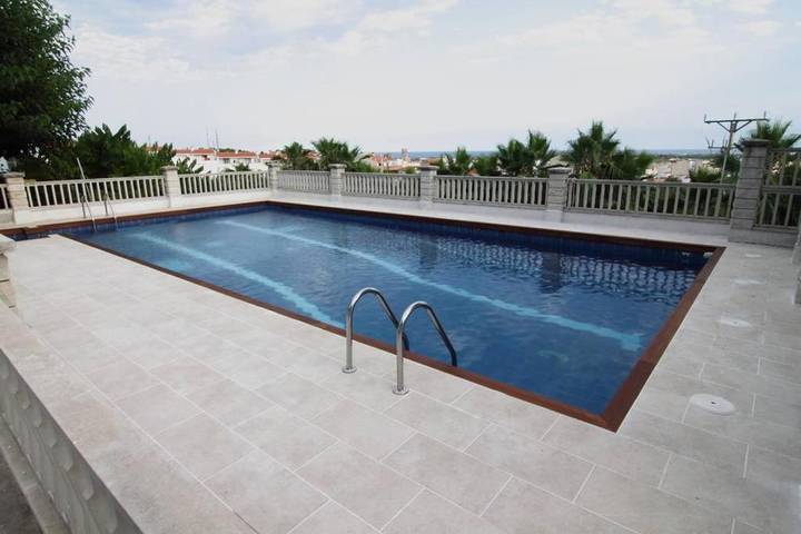 Chalet para 16 personas, con Balcón y Jacuzzi además de Terraza y Jardín en Matarraña - 2