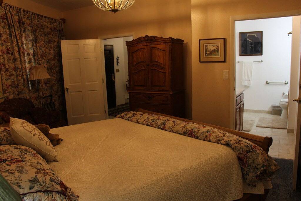 Beautiful bedroom with king bed and large tiled shower, Room 5 in Healy, Denali