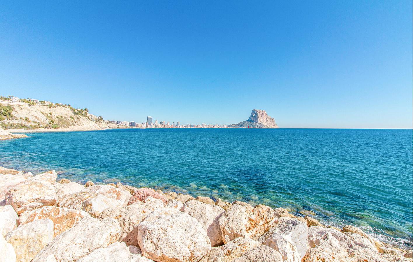 Appartement de vacances entier, Appartement avec vue sur la mer, terrasse, Wi-Fi et parking à 100 m de la plage Playa del Arenal-Bol in Vieille ville de Calpe, Calpe