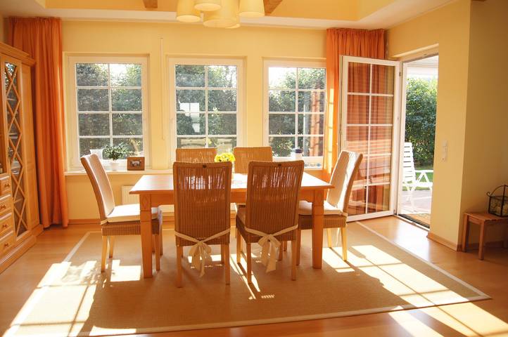 Ferienhaus für 6 Personen, mit Terrasse und Garten sowie Sauna in Kellenhusen - 3