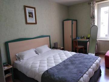 Hôtel pour 4 personnes, avec vue et jardin, animaux acceptés à Livron-sur-Drôme