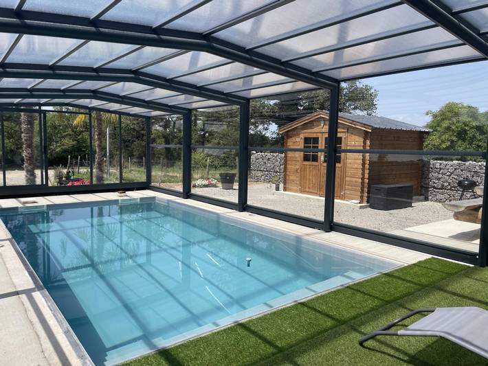 Gîte pour 6 personnes, avec jardin ainsi que terrasse et jacuzzi en Auvergne - 2