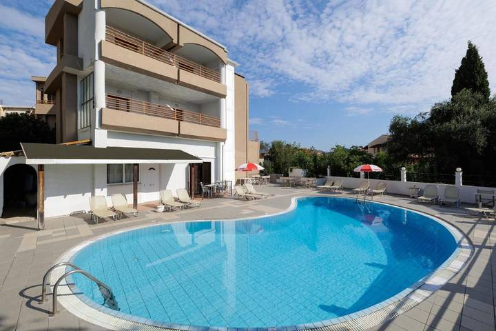 Hôtel pour 2 personnes, avec Balcon et Terrasse ainsi que Jardin et Piscine