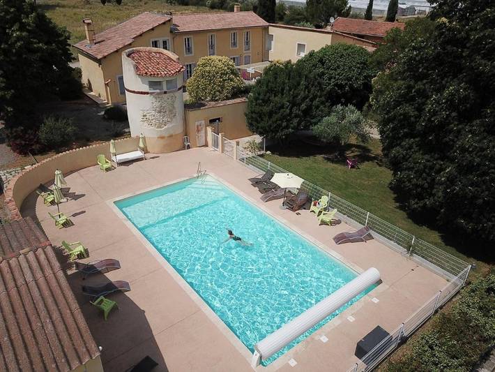 Hôtel pour 2 personnes, avec Terrasse et Jardin ainsi que Piscine et Vue