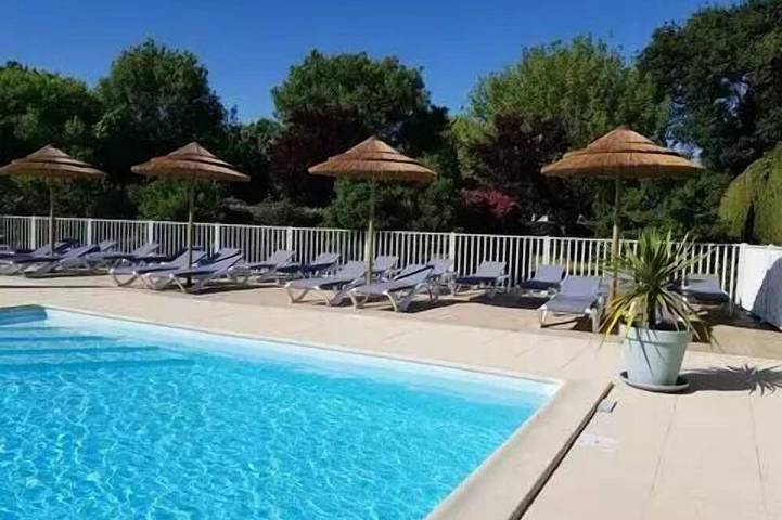 Camping pour 4 personnes à Royan - 2