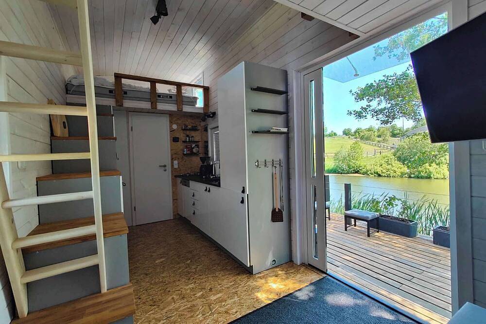 Tiny House  am Badeteich: Natur pur, Kamin & Fass-Sauna in Großharthau, Oberlausitz-Niederschlesien