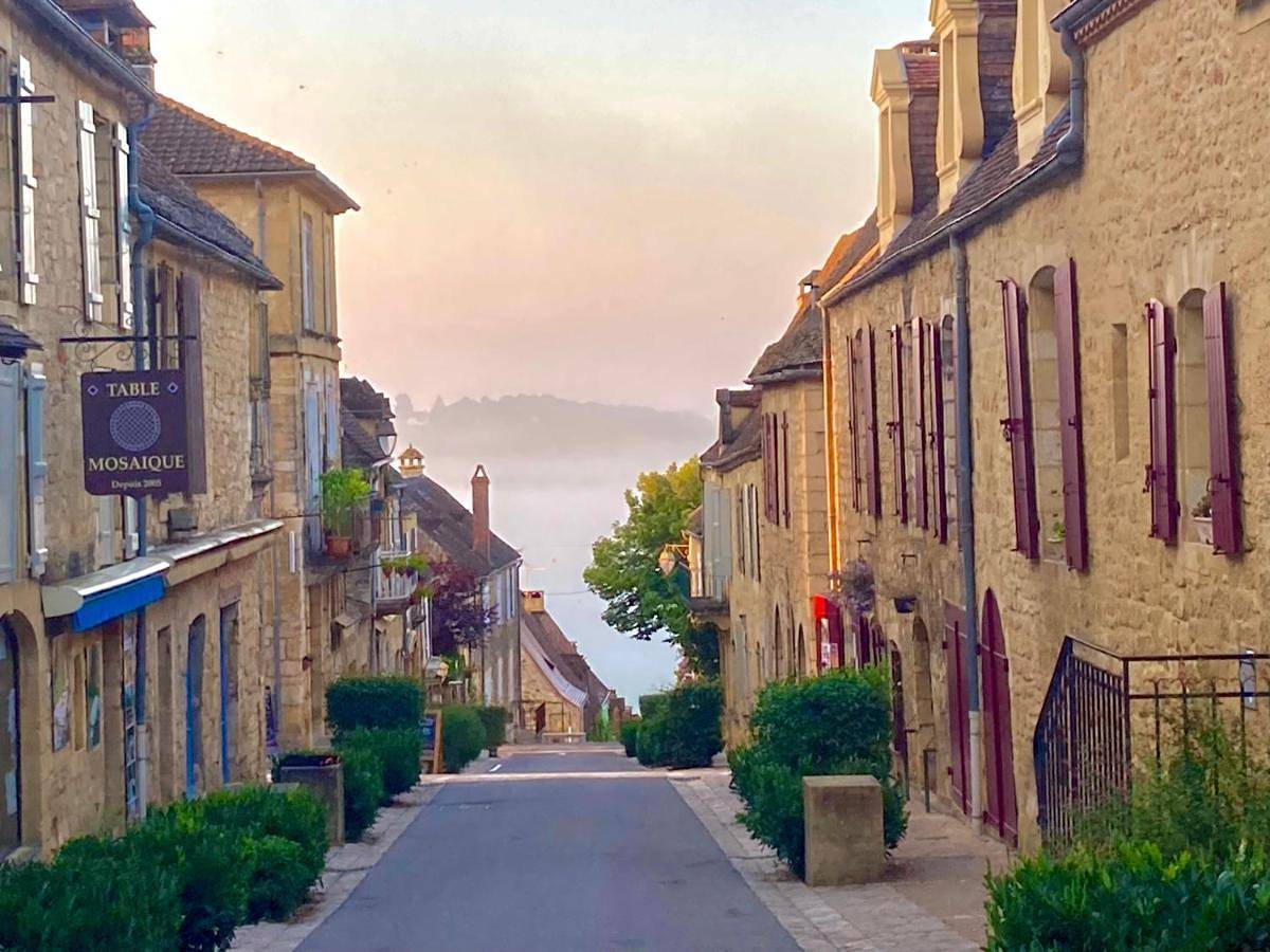 Double Room with Private Bathroom in Domme, Périgord Noir