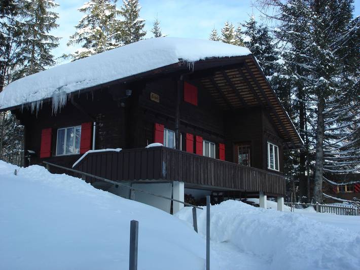 Chalet für 5 Personen, mit Balkon und Garten in Sörenberg