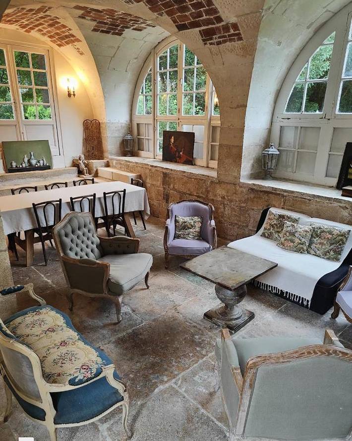 Location de vacances pour 14 personnes, avec Terrasse ainsi que Jardin et Sauna à Escolives-Sainte-Camille