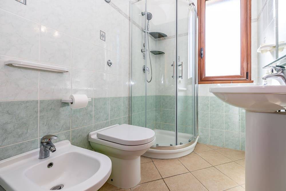 Villecefalu. Seaside villa with garden. 2 bedrooms. Self Check-In in Piana Calzata, Provincie Palermo