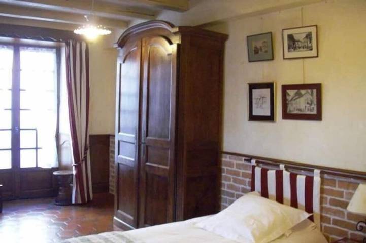 Location de vacances pour 5 personnes, avec jacuzzi ainsi que sauna et terrasse à Vitrac (Cantal) - 4