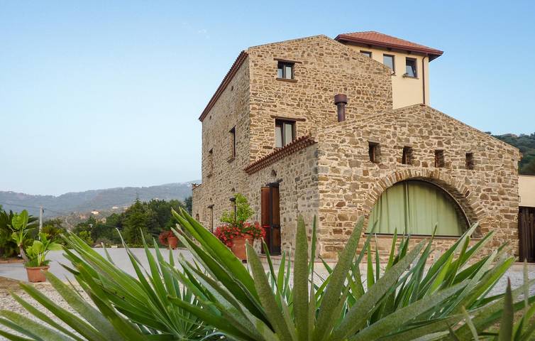 Casa vacanza per 12 persone, con piscina e terrazza nonché giardino - 1