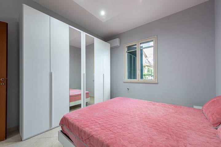 Villa 'Villino Giovanna' with Private Terrace, Wi-Fi and Air Conditioning in Trabia, Palermo Province