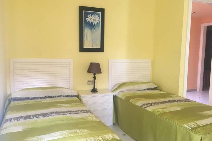 Casa rural para 10 personas, con Balcón y Terraza además de Jardín y Piscina en San Vicente de Calders - 4