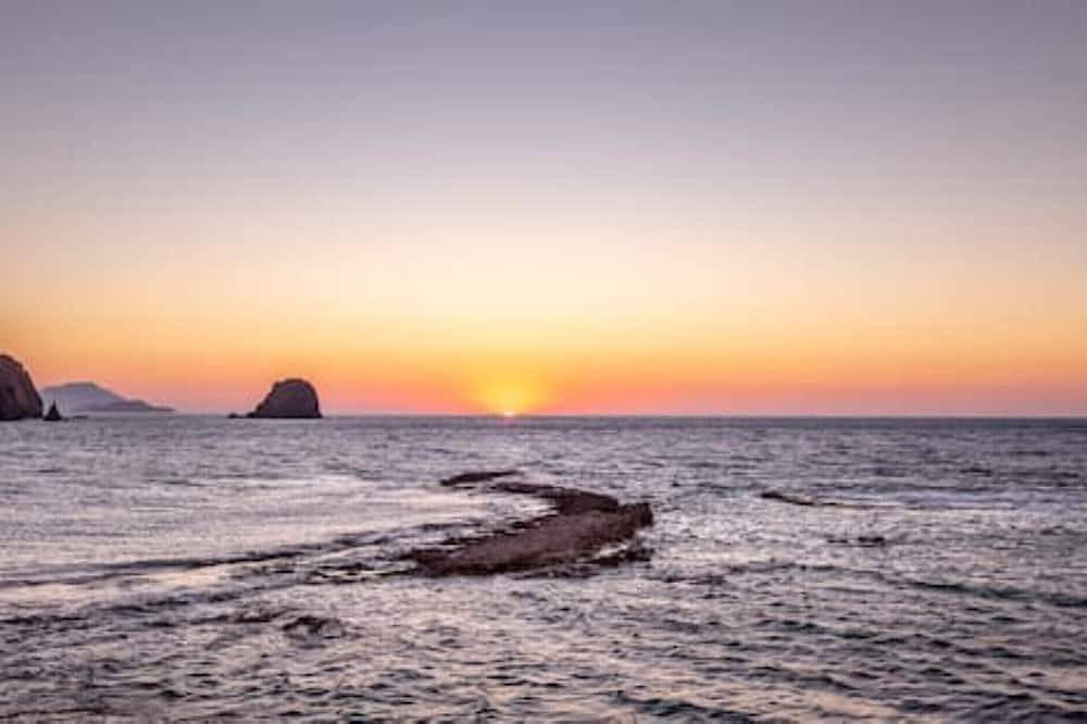 Apartment for 5 People in Milos, Cyclades