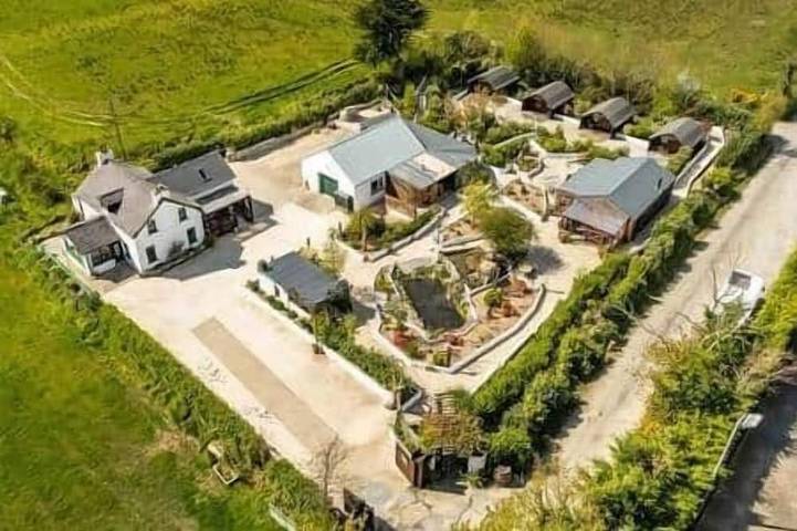 Holiday rental for 20 people, with Hot tub and Garden in Inishowen