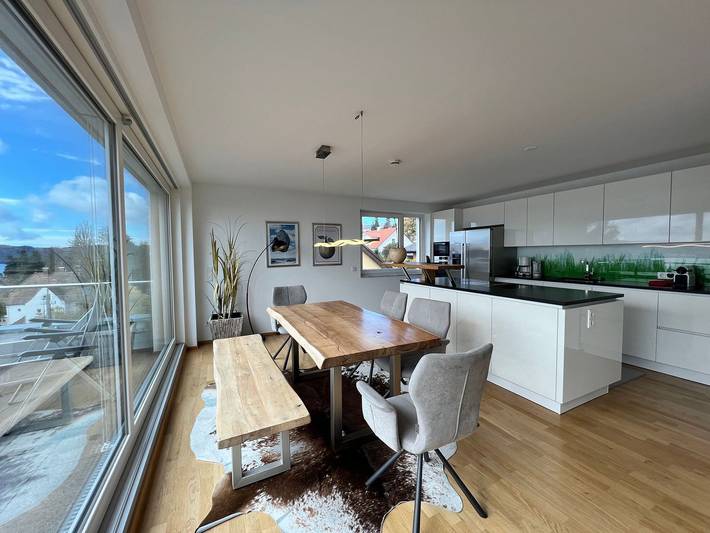 Ferienwohnung für 6 Personen, mit Terrasse und Seeblick sowie Ausblick und Balkon/Terrasse in Überlingen - 2