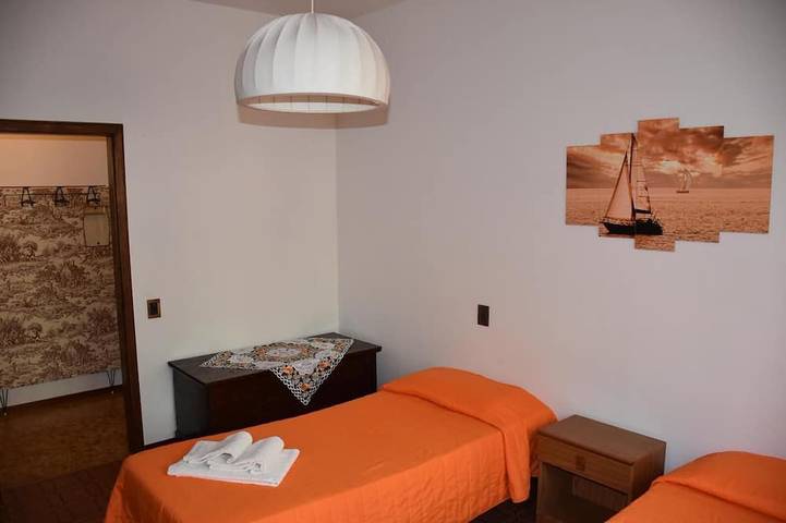 Ganze Wohnung, Ester Ferienhaus \"Geräumige Wohnung mit Seeblick\" in Brenzone, Gardasee-Berge