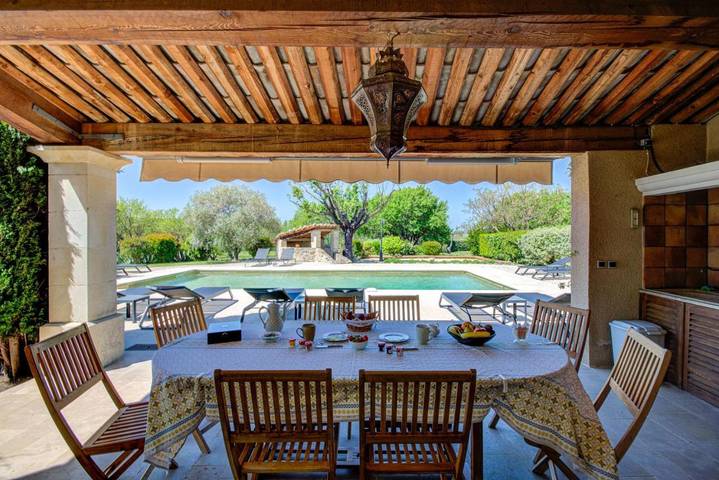 Chambre d’hôte pour 4 personnes, avec vue ainsi que piscine et jardin, adapté aux familles à Cucuron - 2