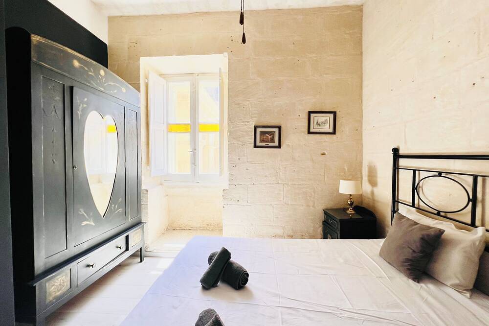 Entire apartment, Bright Loft in Center • Near Grand Master Palace in Valletta, Malta Island