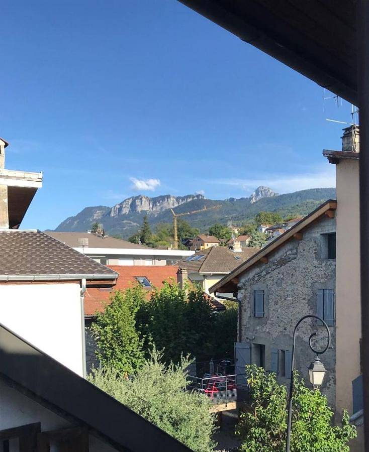 Appartement entier, Two-Bedroom Apartment in Évian-les-Bains, Région de Thonon-les-Bains