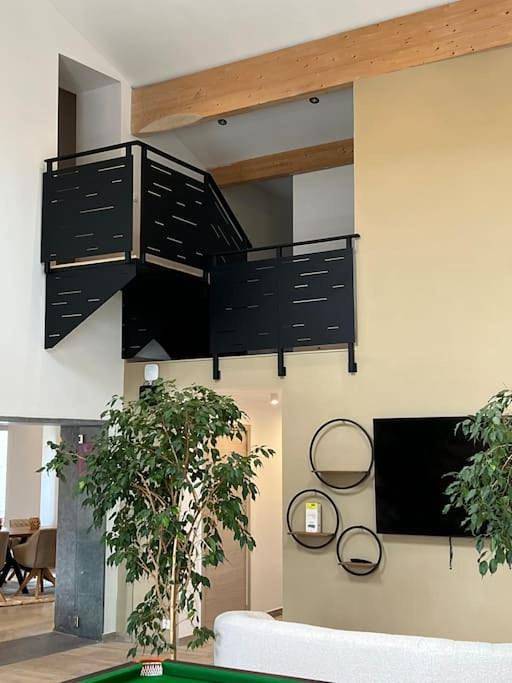 Location de vacances pour 8 personnes, avec vue ainsi que jardin et terrasse, animaux acceptés à Trooz - 3