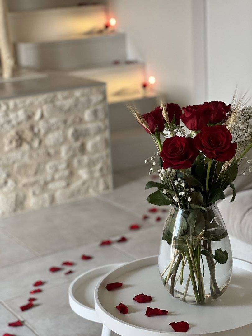 La Clé des Granges – Suite la Romantique, jacuzzi sauna in Notre-Dame-de-la-Mer, Yvelines