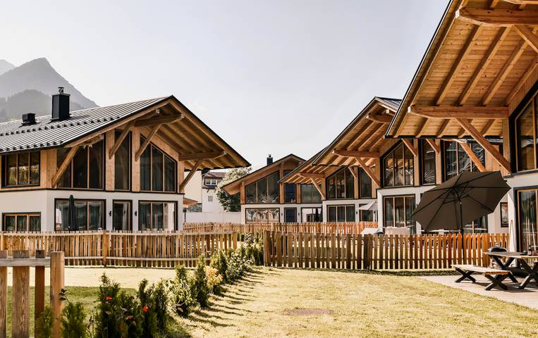Chalet für 8 Personen, mit Garten und Terrasse sowie Sauna, mit Haustier in Bichlbach