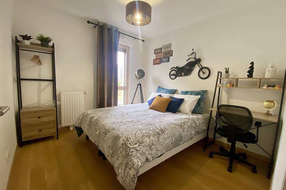 Entire apartment, Loft Industriel à Côté de La Défense et L'arena in Nanterre, Hauts-de-Seine