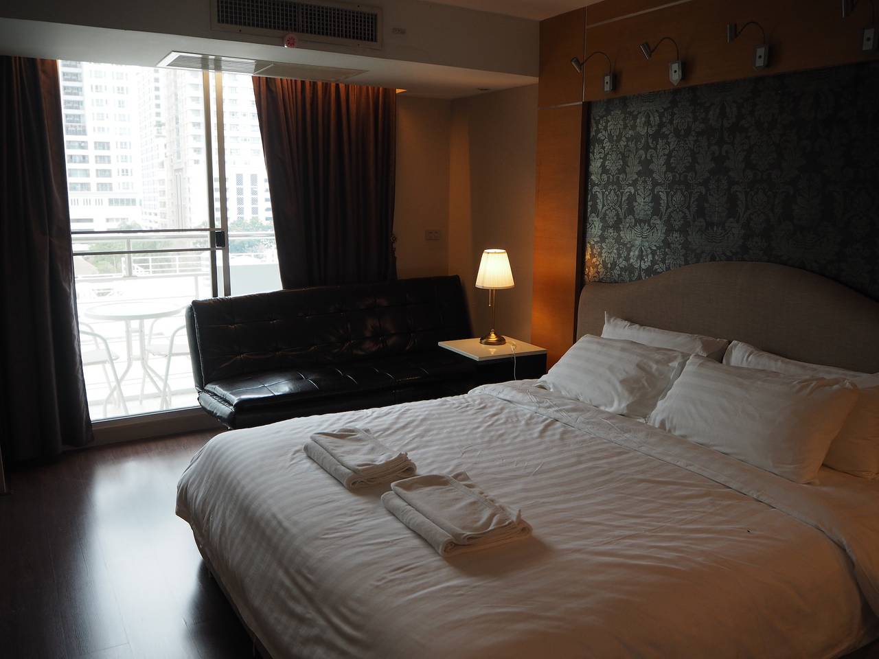 Ganze Ferienwohnung, 7B Penthouse-Apartment mit 5 Schlafzimmern in der Innenstadt, Serviced Apartment mit Gemeinschaftspool im Stadtzentrum in Watthana District, Bangkok