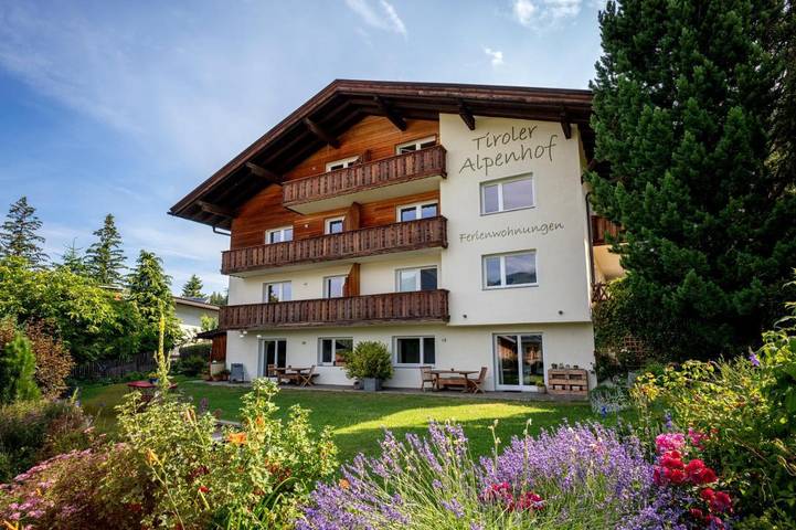 Ferienwohnung für 4 Personen, mit Balkon und Terrasse sowie Garten und Ausblick
