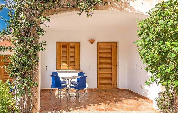 Appartamento per 4 persone, con piscina in Tanaunella