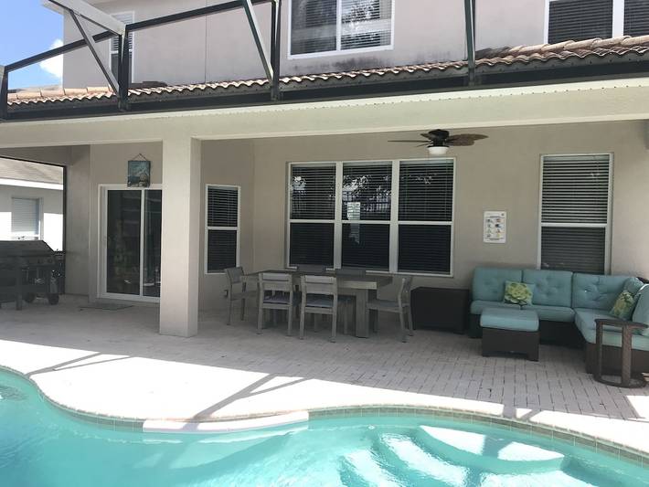 Vacation rental for 12 people, with hot tub and terrace as well as pool in Disney Orlando