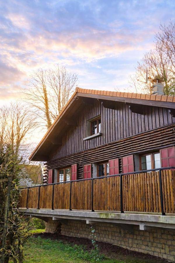 Maison de campagne pour 3 personnes, avec terrasse ainsi que vue et jardin, animaux acceptés dans Feuillères