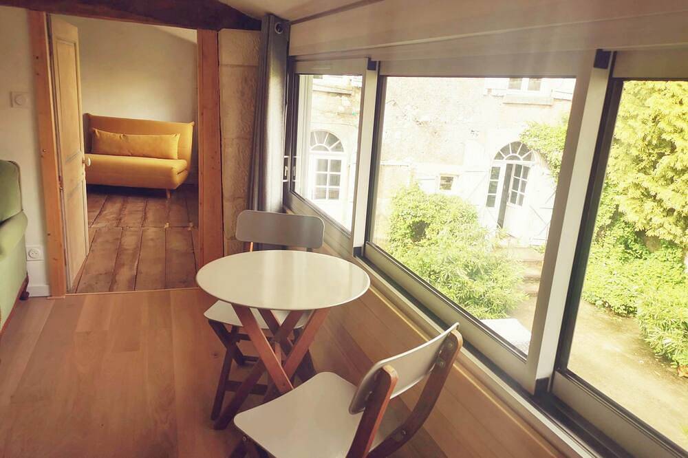 Quiet gite at the gateway to the Marais Poitevin. Ideal for a family! in Cherveux, Niort region