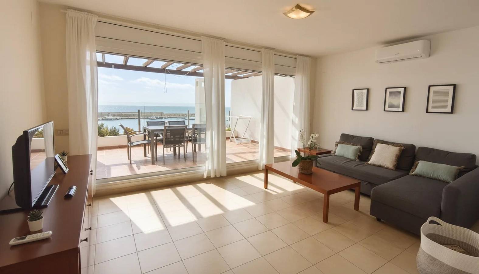 Apartamento entero, Residencial Marina Del Port 32 Apartamento Con Vistas Al Puerto in Calafat, Costa Dorada