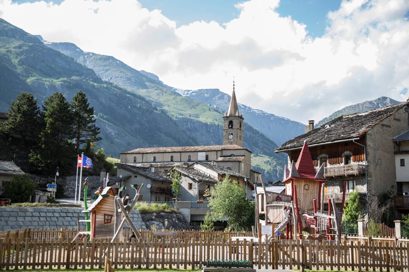 Maison 'Gîte Les Mélèzes' avec vue sur les montagnes, balcon et Wi-Fi in Termignon, Région de Saint-Jean-de-Maurienne