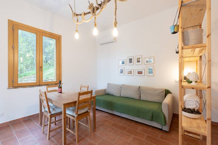 Appartamento intero, Appartamento 'Casa delle Pigne' con Vista Montagna, Terrazza Privata e Wi-Fi in Camporeale, Provincia di Palermo