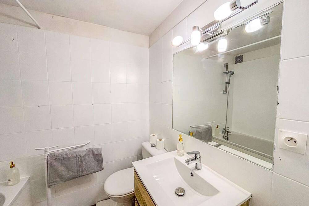 Entire apartment, Nice T2 with wifi and Netflix near the golf course in Bellême, Parc naturel régional du Perche