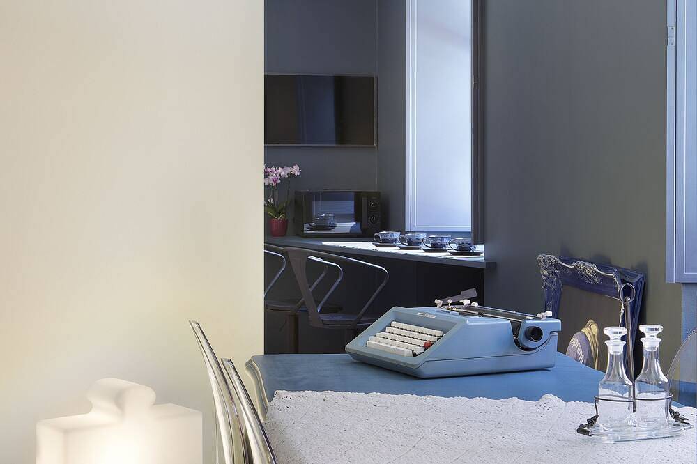 Apartamento entero, House by Giò charming, 50 m from the cathedral, parking space in the inner courtyard in Alba, Langhe