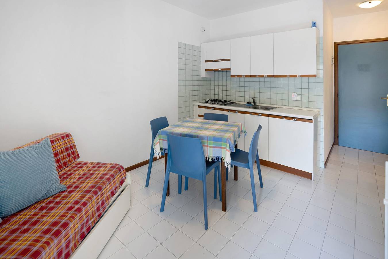 Zweizimmerwohnung direkt am Meer mit Pool und Terrasse – Lignano Sabbiadoro in Sunny Pet, Lignano Sabbiadoro